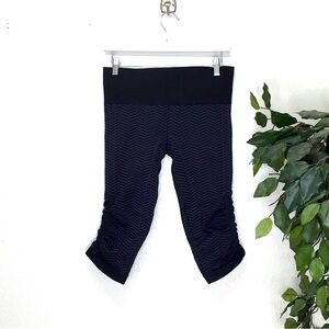 Lululemon Zig Zag Stripe Cropped Workout Leggings
